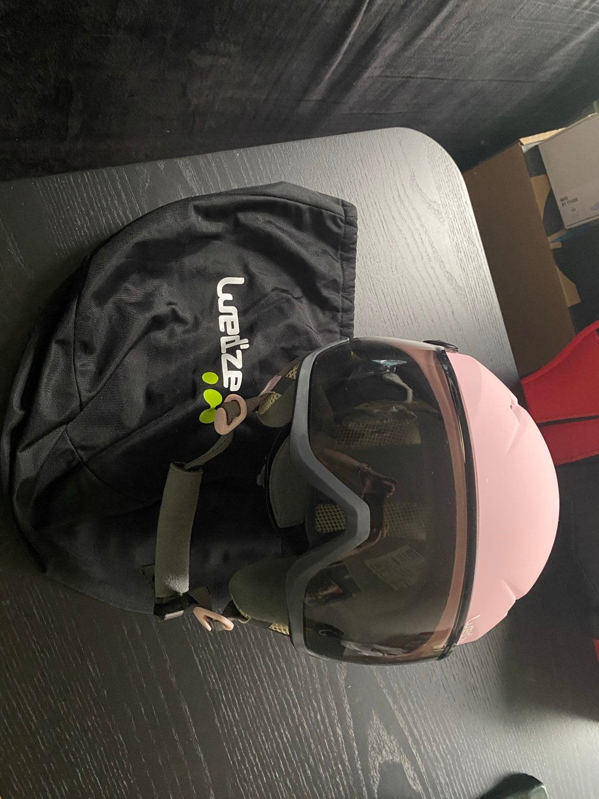 Roze Wed'ze skihelm met vizier, Overige typen, Zo goed als nieuw, Skiën, Ophalen