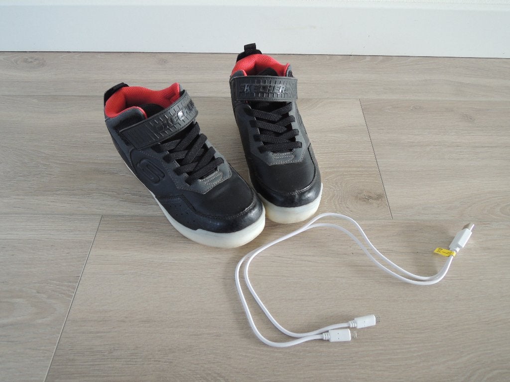 Sketchers met lampjes maat 36, Kinderen en Baby's, Sketchers, Schoenen, Ophalen of Verzenden, Zo goed als nieuw