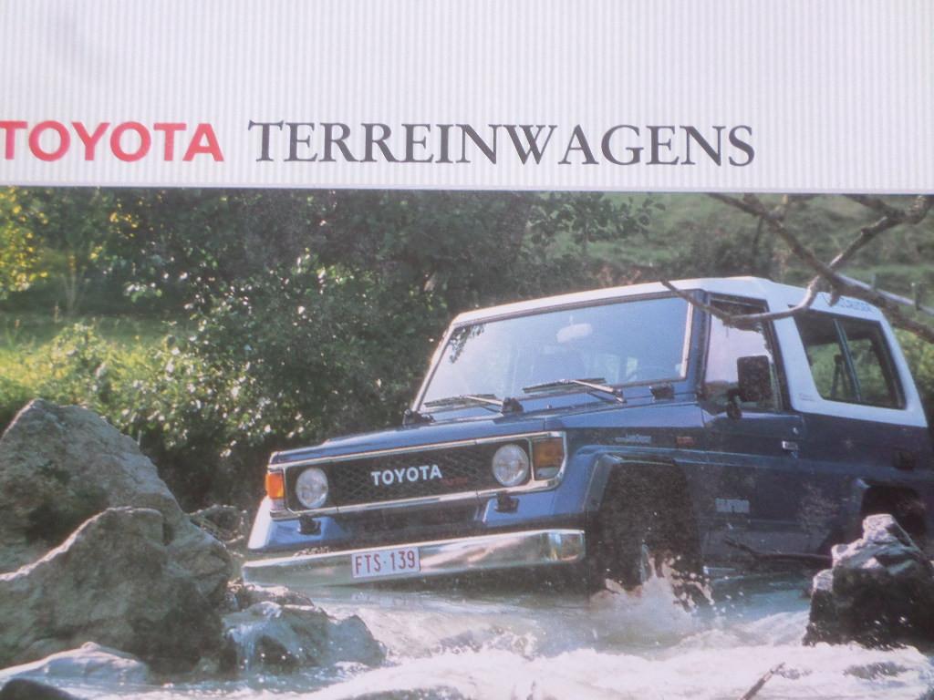 Toyota Terreinwagens LandCruiser & HiLux 1988 Brochure, Ophalen of Verzenden, Zo goed als nieuw, Toyota