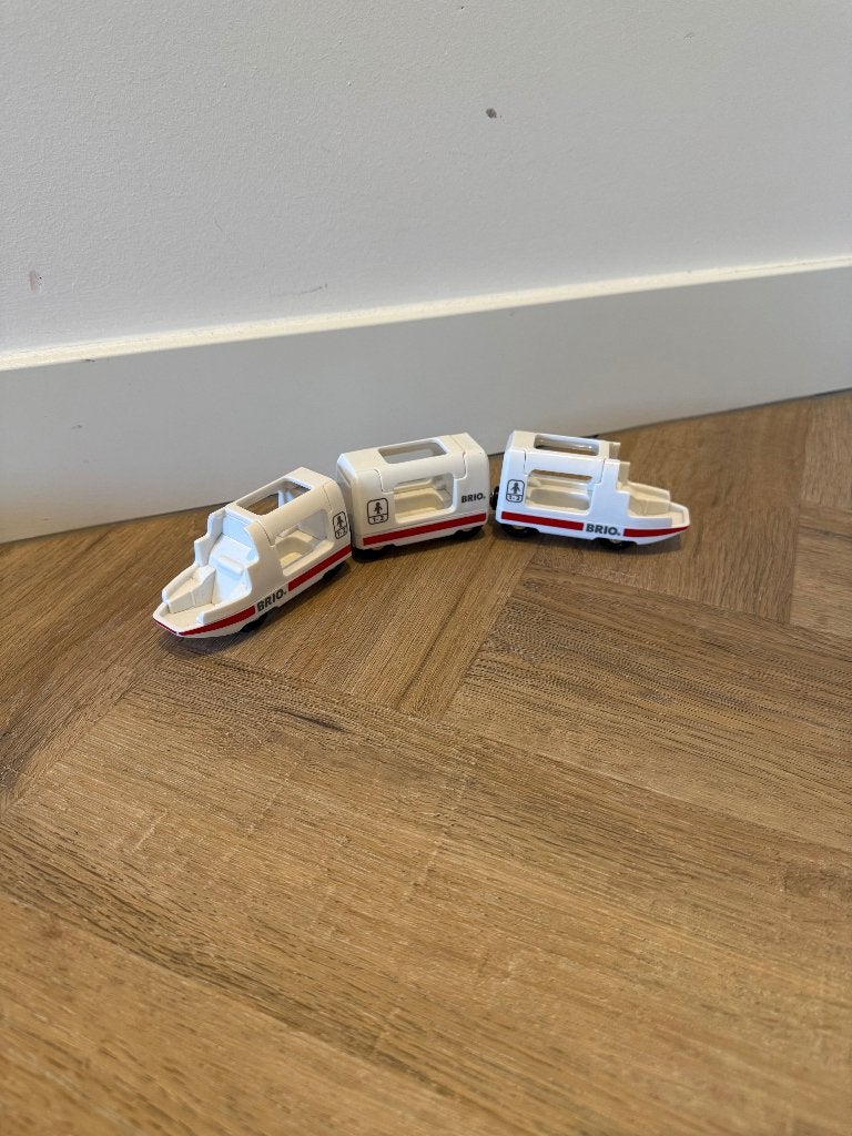 Gebruikt 3x Brio houten trein wit passagiers trein set 33508, Ophalen of Verzenden, Gebruikt