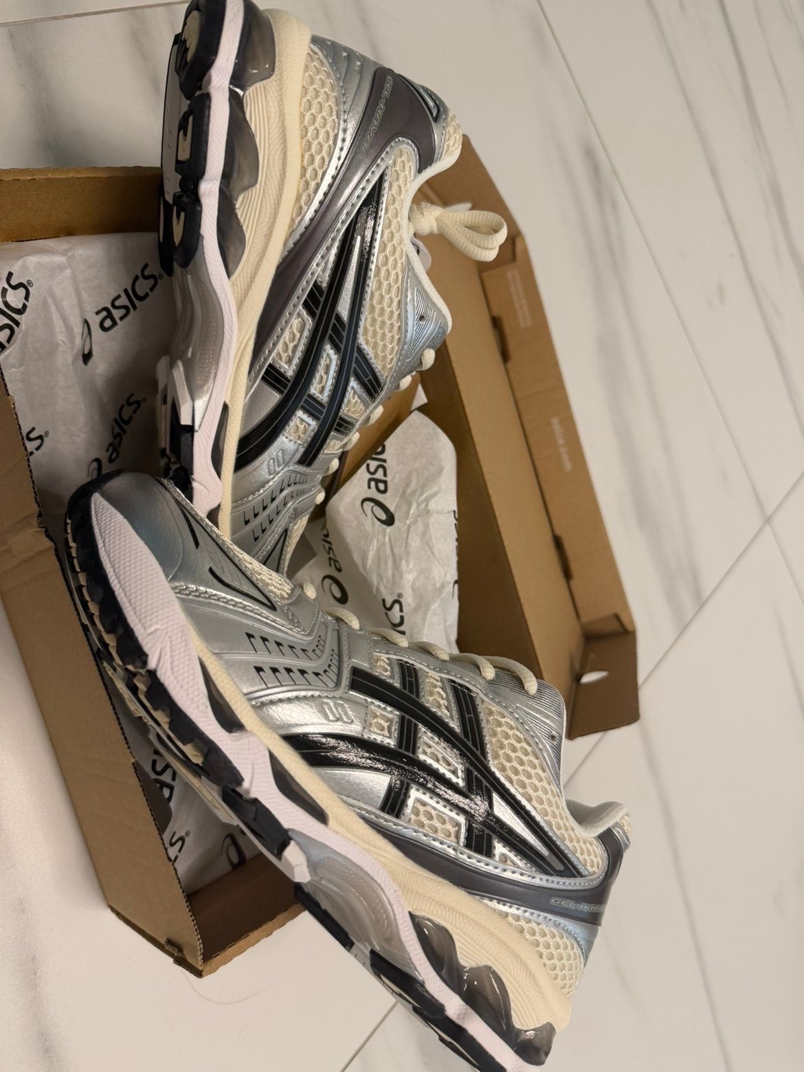 Asics kayano 14, Wit, Overige typen, Nieuw, Ophalen of Verzenden