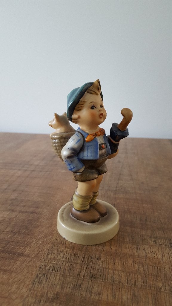 Hummel beeldje 198 2/0 Gluckskauf - Home From Market, Ophalen of Verzenden, Zo goed als nieuw, Hummel