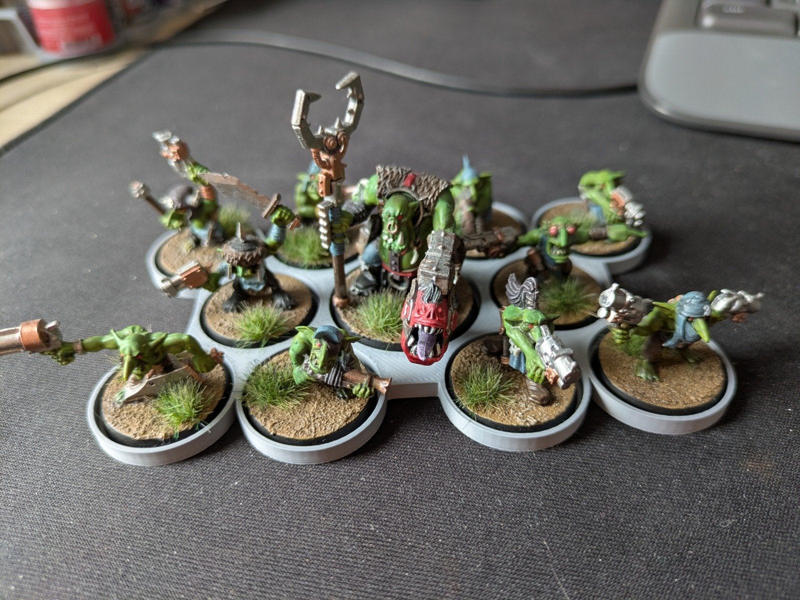 Orks Runtherd and Gretchin plus moving tray, Hobby en Vrije tijd, Wargaming, Ophalen, Figuurtje(s), Geverfd, Warhammer 40000