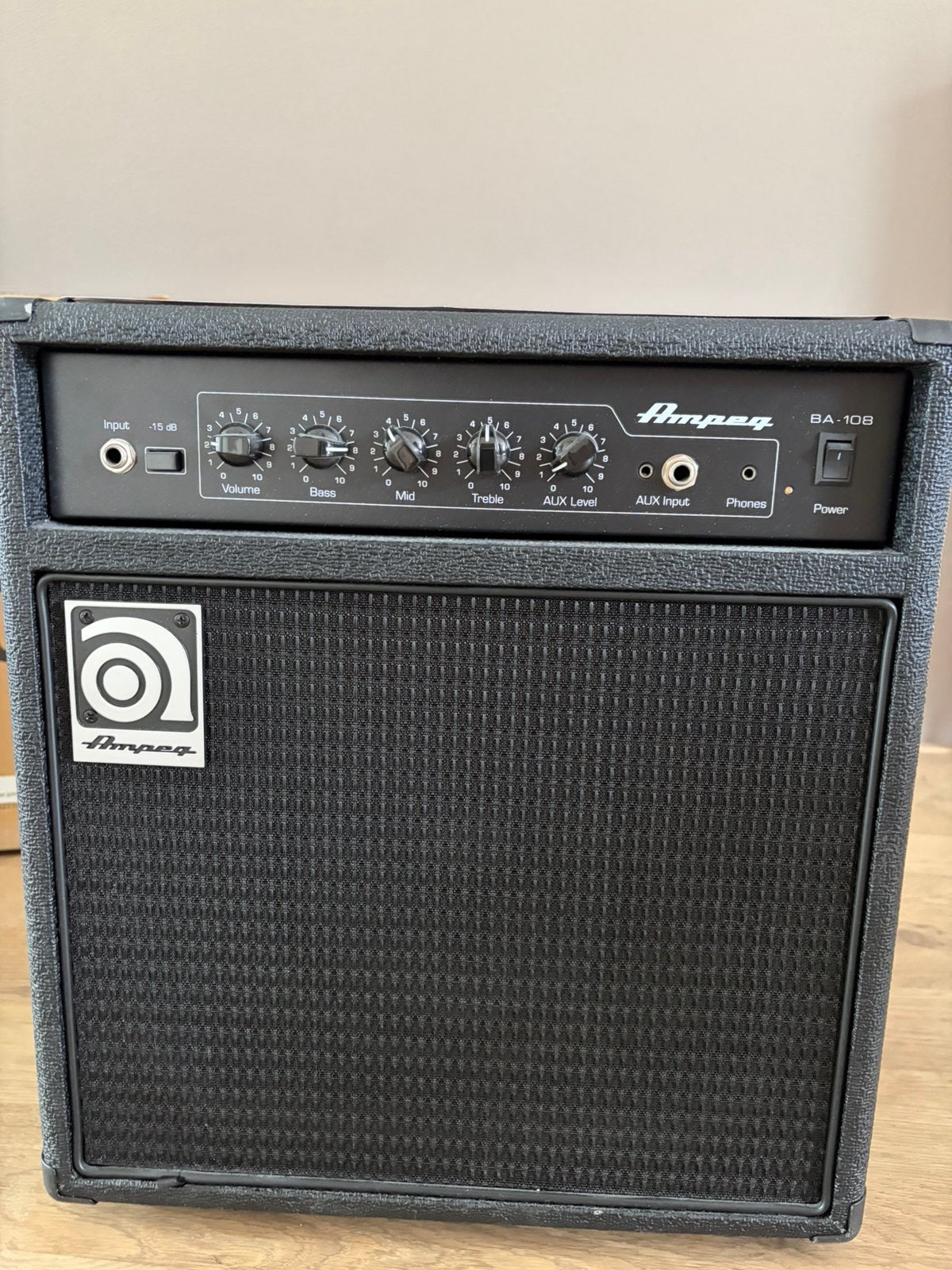 Ampeg BA-108, Ophalen, Zo goed als nieuw, Basgitaar, Minder dan 50 watt