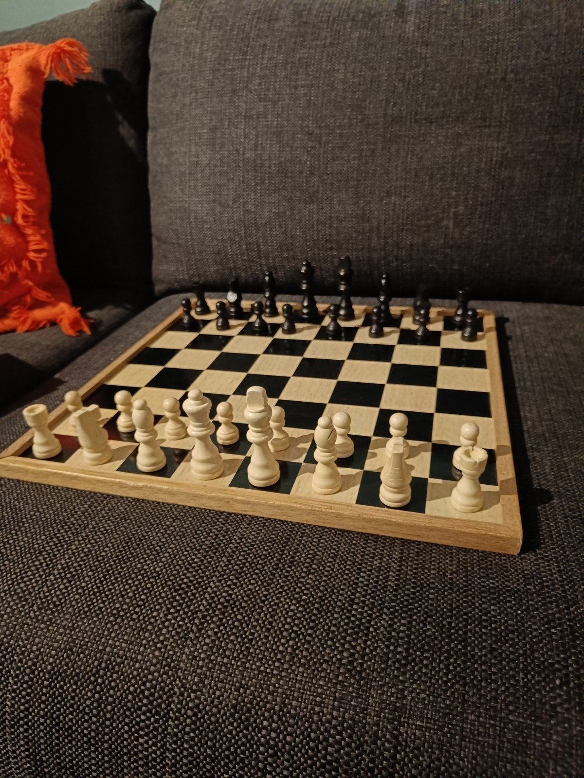 Dam/schaakbord met houten stukken - Zo goed als nieuw, Ophalen of Verzenden, Minder dan 500 stukjes, Zo goed als nieuw, Schaken