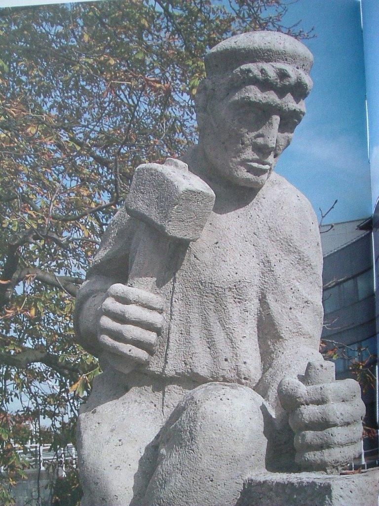 Ik ben een stenenbikker. Peter de Jong (1920 - 1990)., Beeldhouwkunst, Ophalen of Verzenden, Zo goed als nieuw, Jan J.B. Kuipers