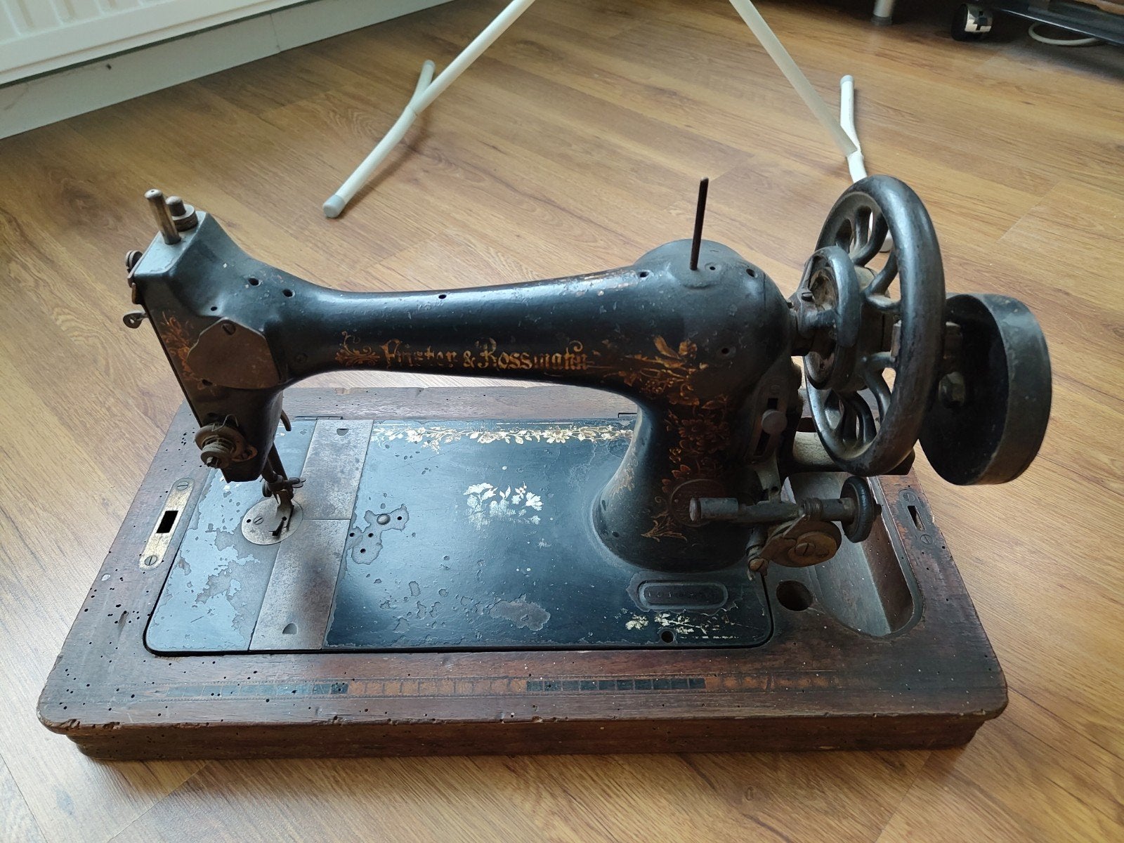 Antieke Singer & Rossweid Naaimachine, Ophalen