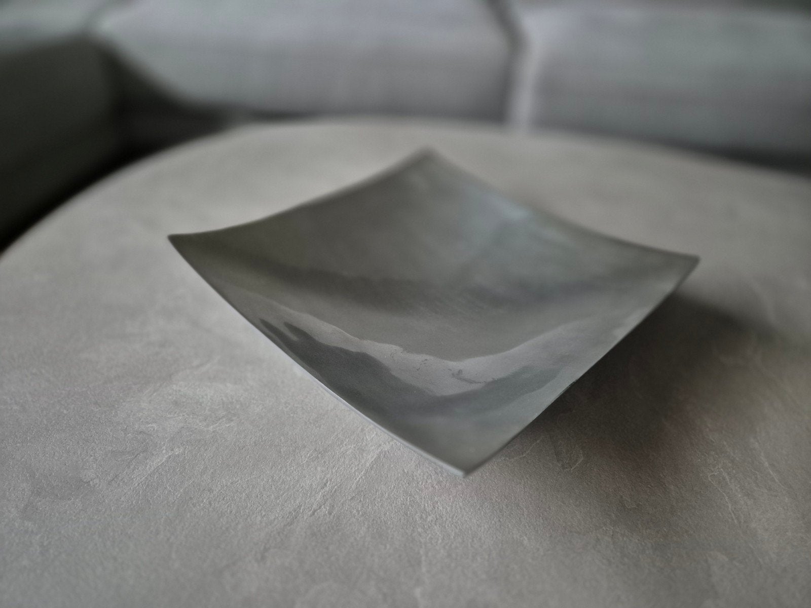 Moderne vierkante schaal - 28cm

Deze moderne vierkante scha, Ophalen of Verzenden, Vierkant