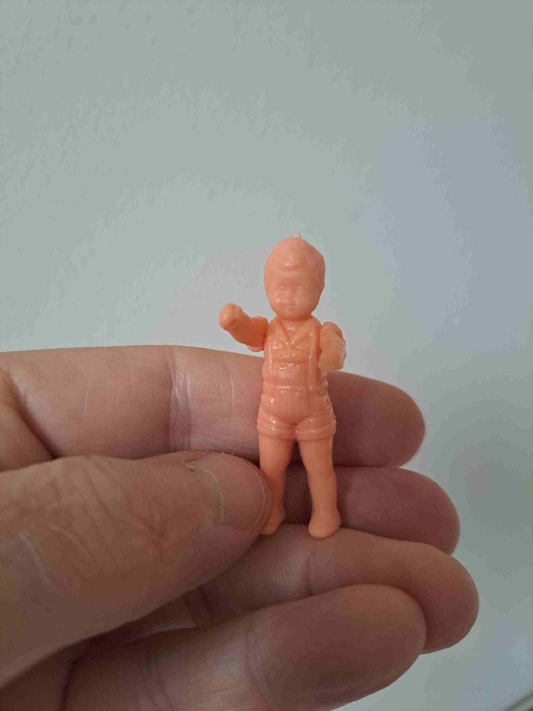 Kunststof Jongen Poppetje 1:24 Poppenhuis 5,5 cm, Verzamelen, Poppenhuizen en Toebehoren, Ophalen of Verzenden, Nieuw, Decoratie