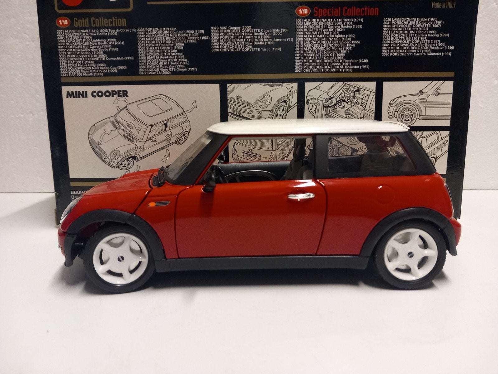 Mini Cooper 2000 rood Bburago metal 1:18 KRD, Ophalen of Verzenden, Zo goed als nieuw, Auto, Bburago