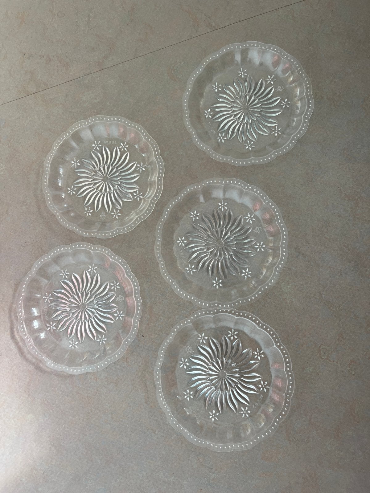 Kitsch Kitchen 5 retro plastic schoteltjes met bloemmotief, Kunststof, Vintage, Ophalen of Verzenden, Zo goed als nieuw