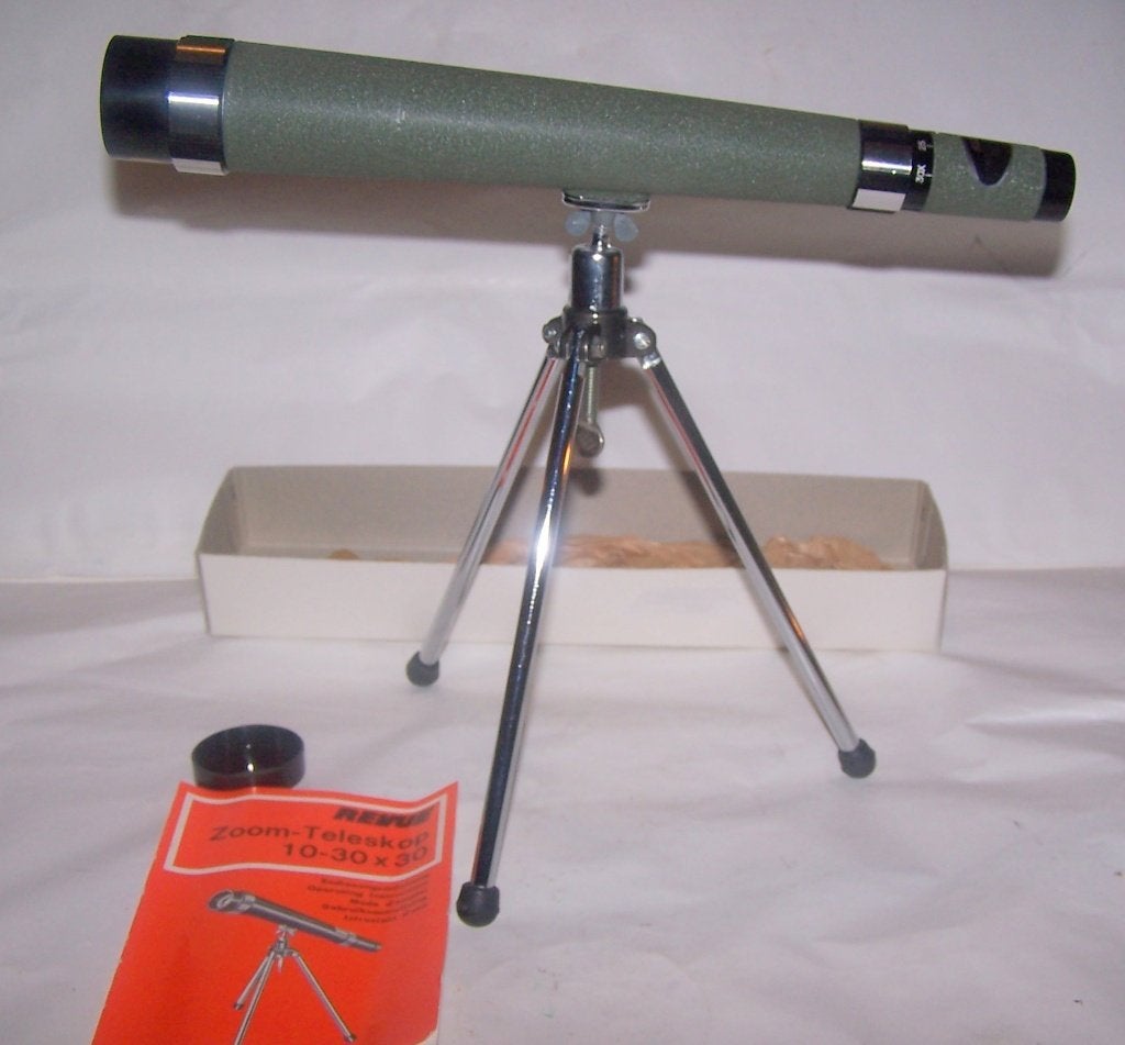 Vintage Revue Zoom-Telescoop 10-30x30 met Statief. Nwst., Audio, Tv en Foto, Lenzentelescoop (refractor), Met statief, Ophalen of Verzenden