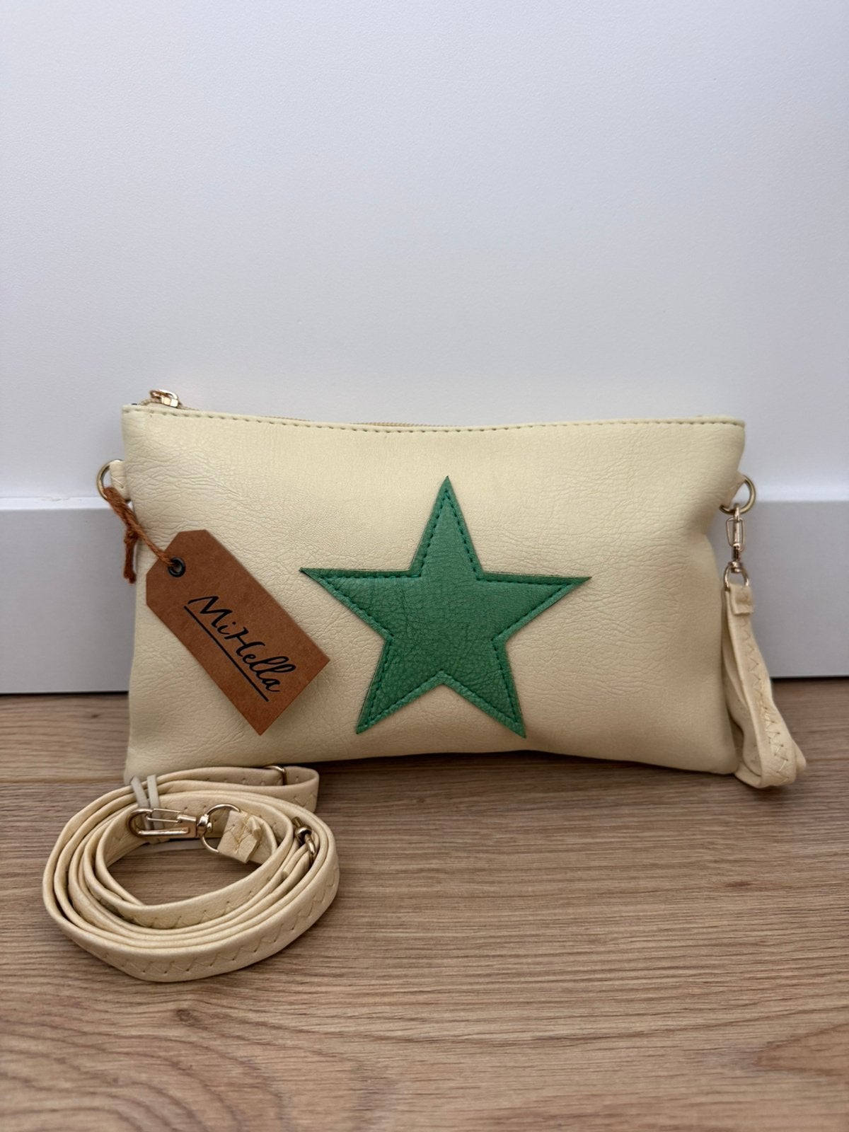 Nieuwe crèmekleurige clutch/handtas met groene ster., Sieraden, Tassen en Uiterlijk, Ophalen of Verzenden, Nieuw, Overige kleuren