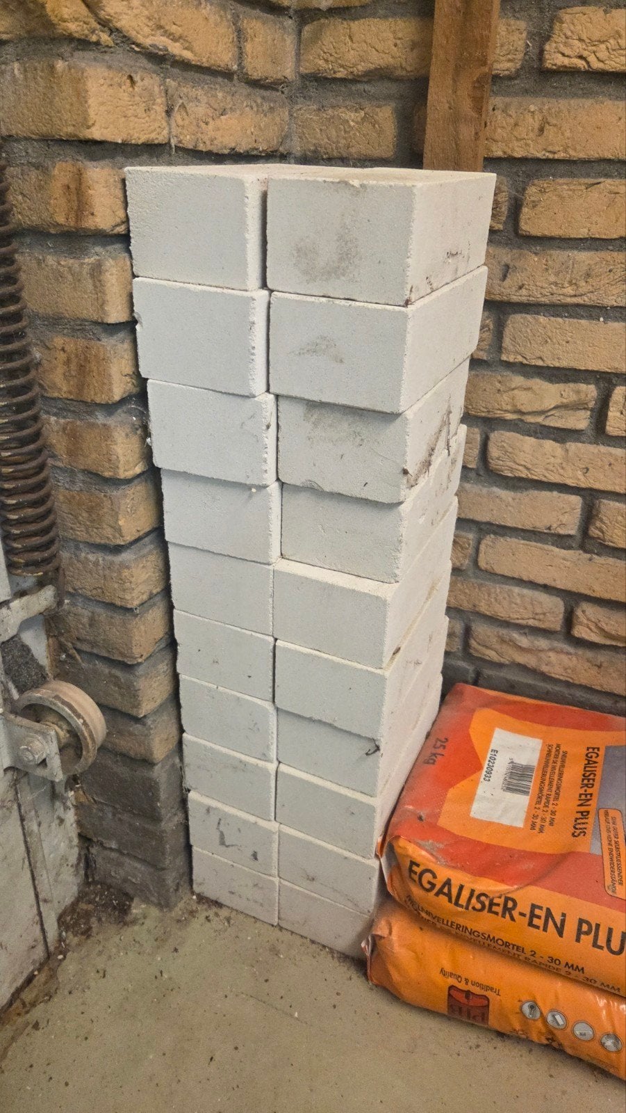 Kalkzandsteen amstelformaat 214x102x72 mm, Ophalen, Zo goed als nieuw, Kalkzandstenen