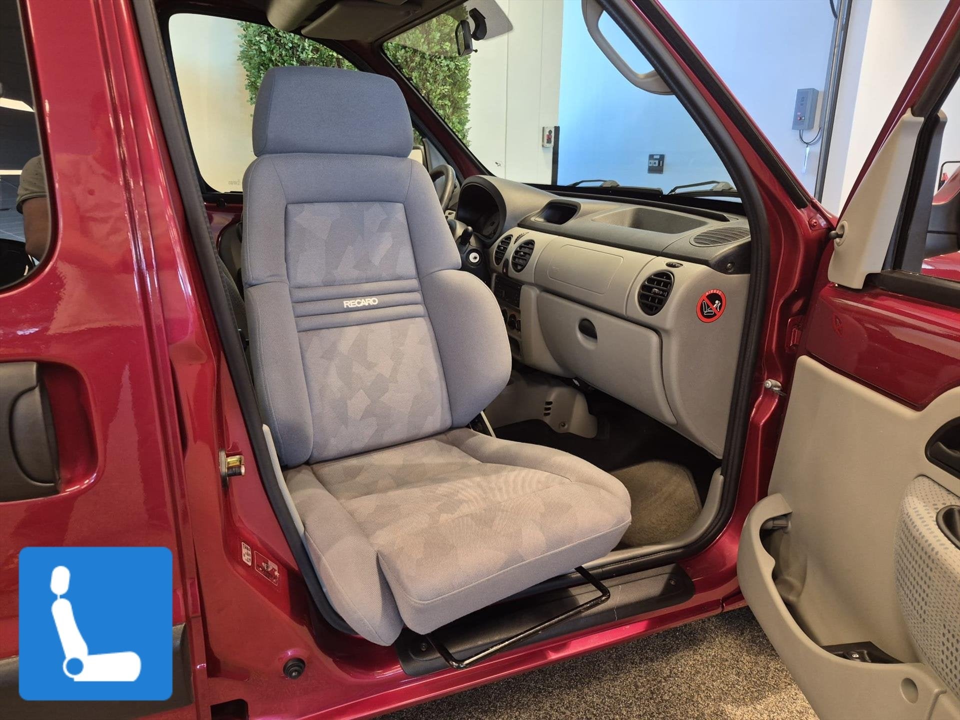 Renault Kangoo Rolstoelauto 3+1 Incl draaistoel (airco), Auto's, 13 km/l, 12 maanden, Stof, Origineel Nederlands