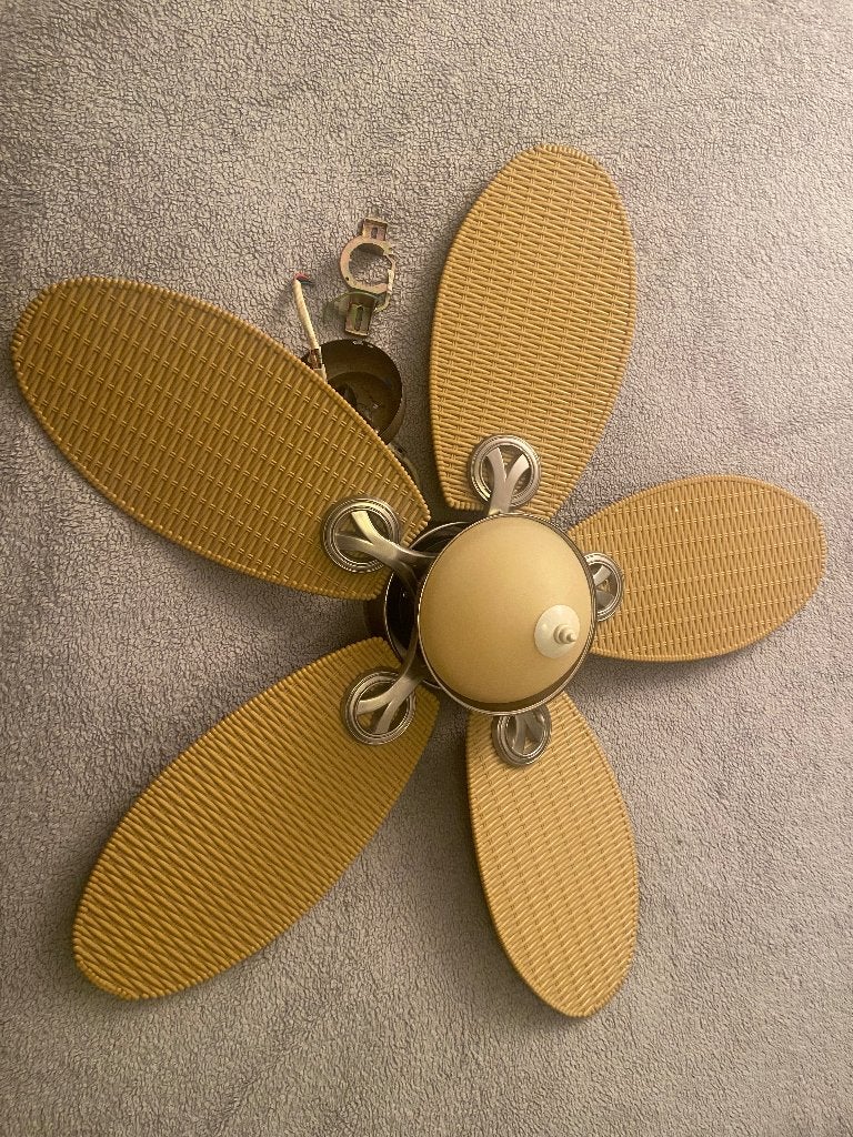 Plafondventilator met rotan bladen en verlichting, Ophalen, Gebruikt, Plafondventilator
