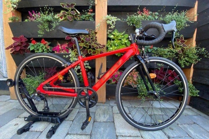 Triban RC100 Kinder racefiets - Zo goed als nieuw, Ophalen, Velgrem, Zo goed als nieuw, 20 inch of meer