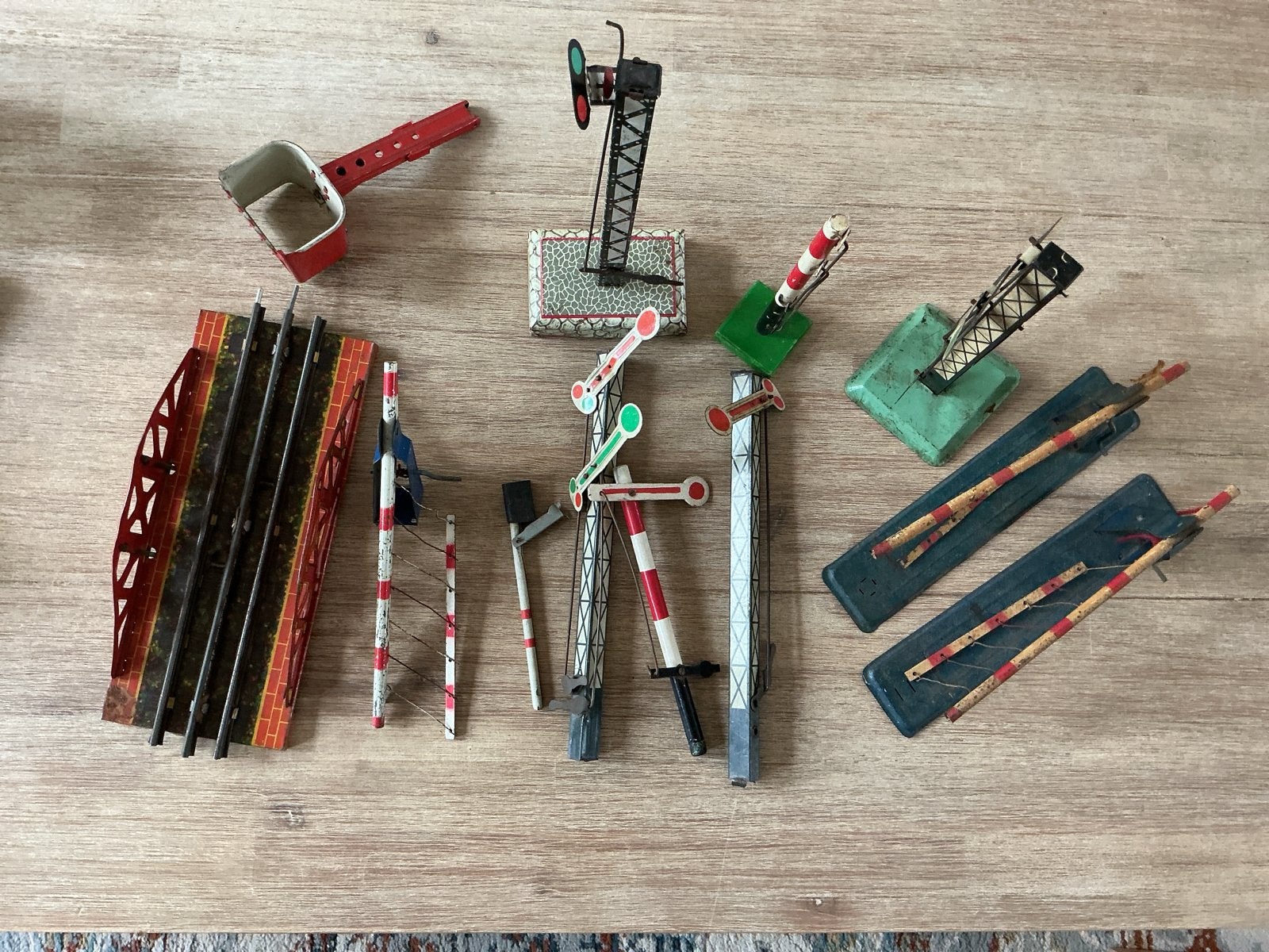 Vintage spoorwegaccessoires: seinen, overwegen en brug spr 0, Ophalen of Verzenden, Gebruikt, Trein, Schaalmodel