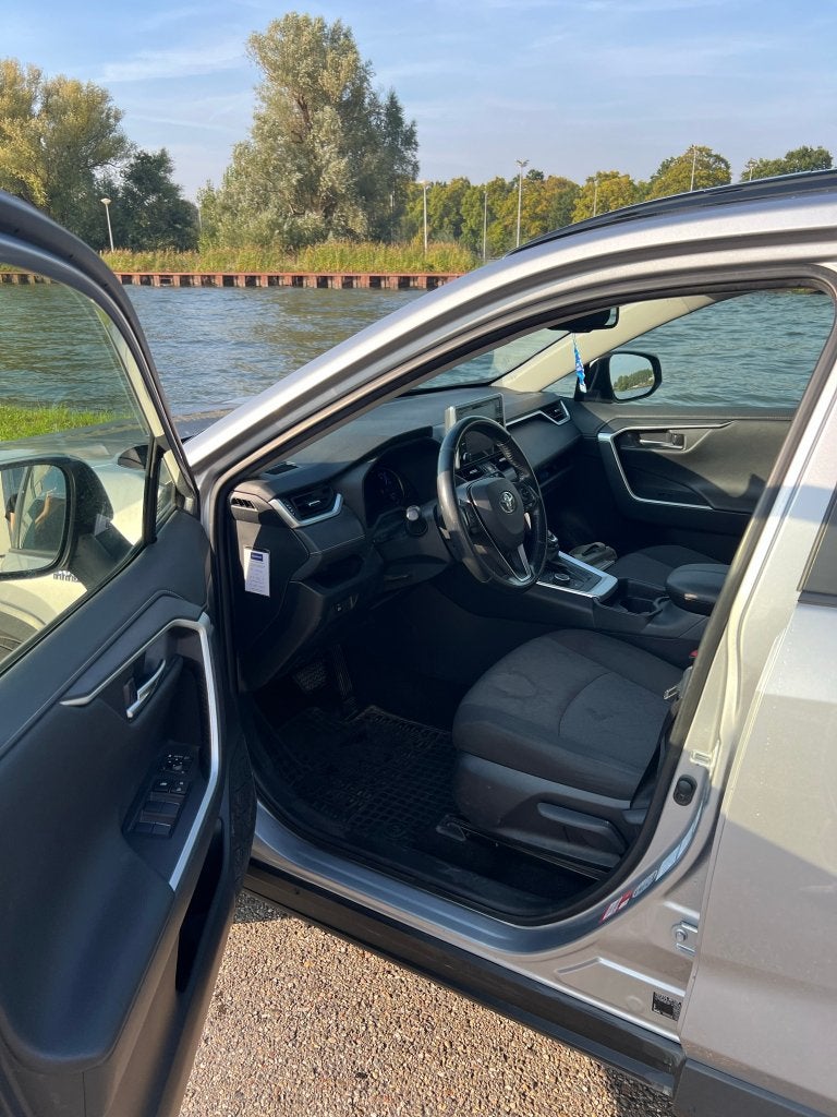 Foto 9 van Toyota Rav4 2.5 Hybrid AWD 2019 - technisch goed