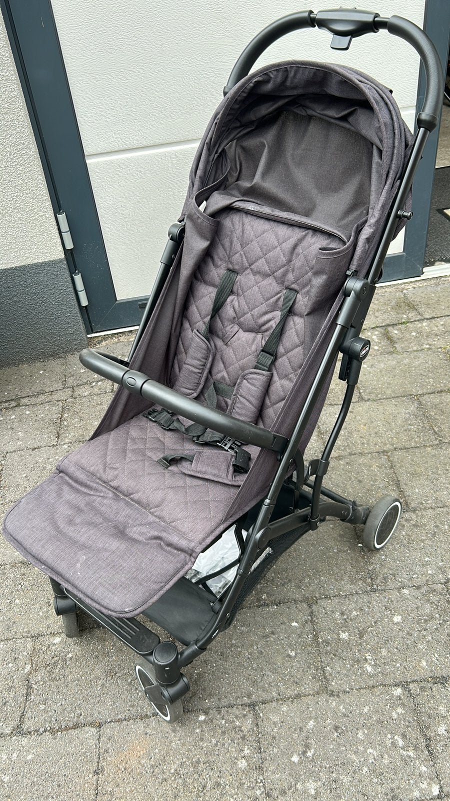 Buggy met ‘voetenzak’  (voor in de winter), Ophalen, Zo goed als nieuw, Voetenzak