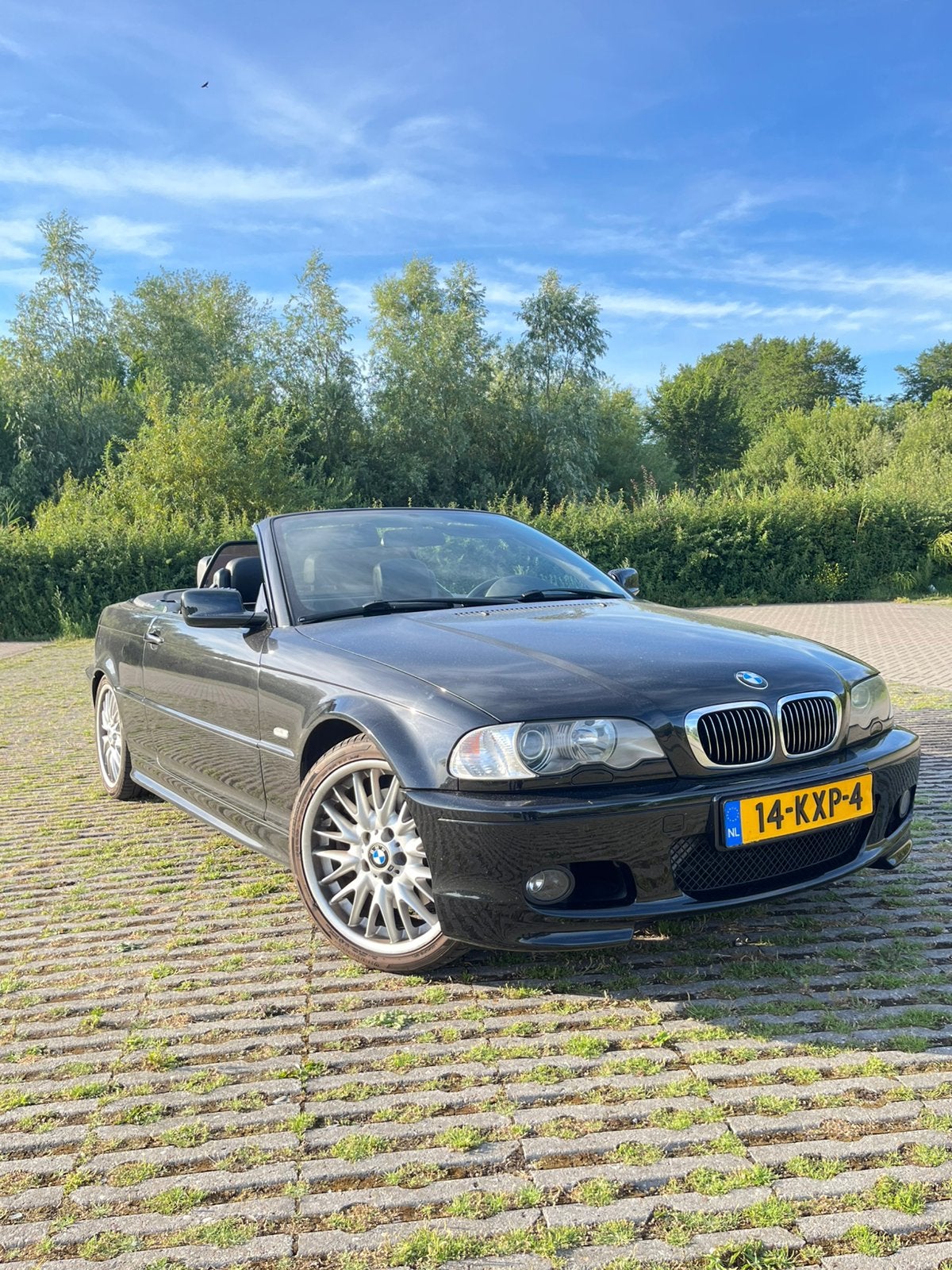 BMW e46 330ci cabrio handgeschakeld, Auto's, Cabriolet, 4 stoelen, Zwart, 1560 kg