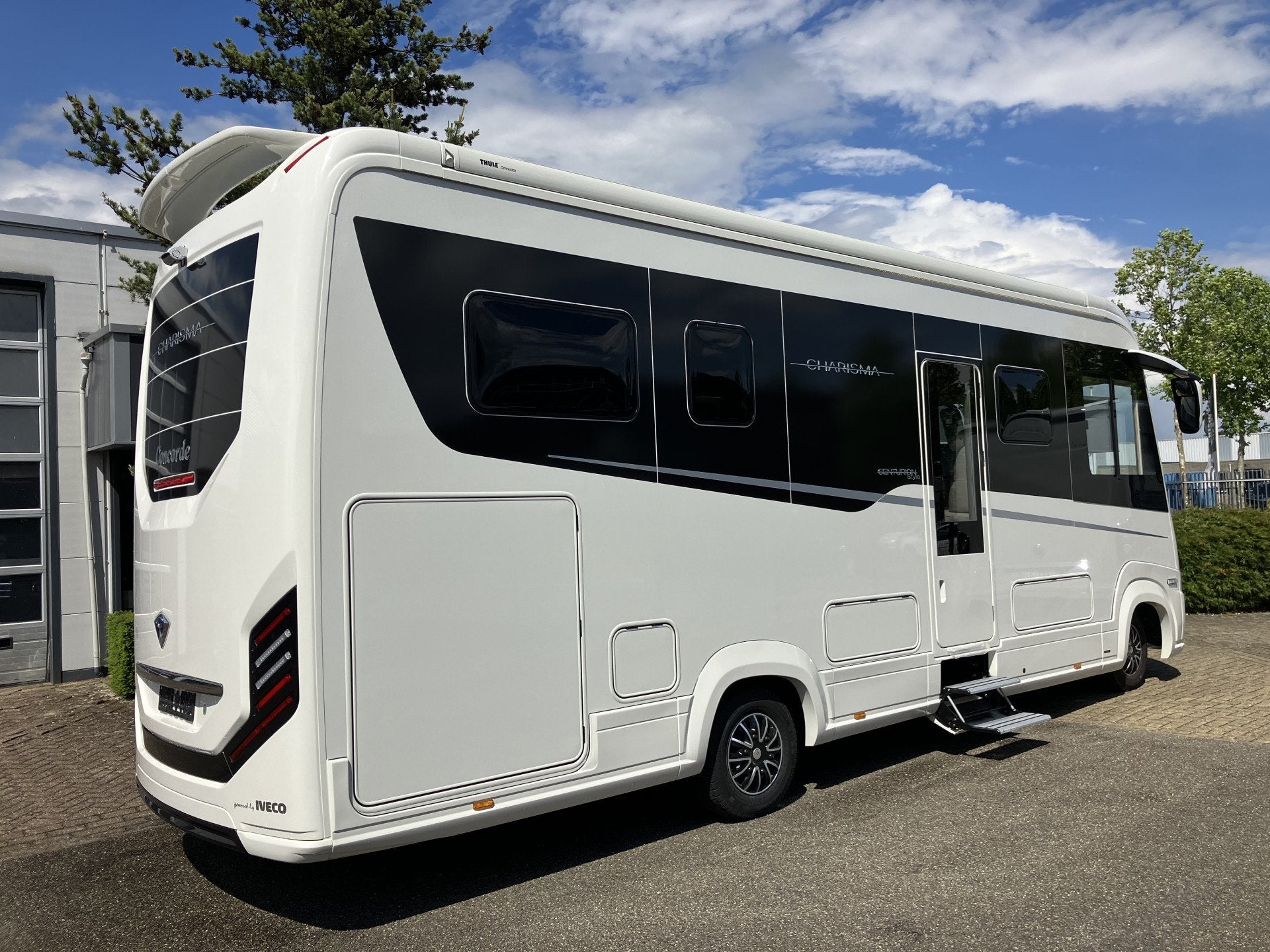 Concorde Charisma 860Li 210pk Aut Geen Hefbed, Iveco Daily 7, Caravans en Kamperen, Concorde, Galliersweg 39
5349AT  OSS, NL, Diesel