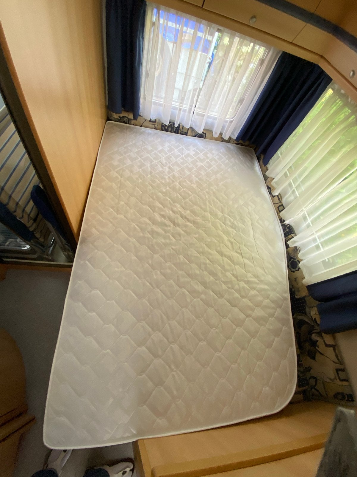 Comfortabel matras voor Frans bed in caravan als nieuw, Ophalen, Zo goed als nieuw