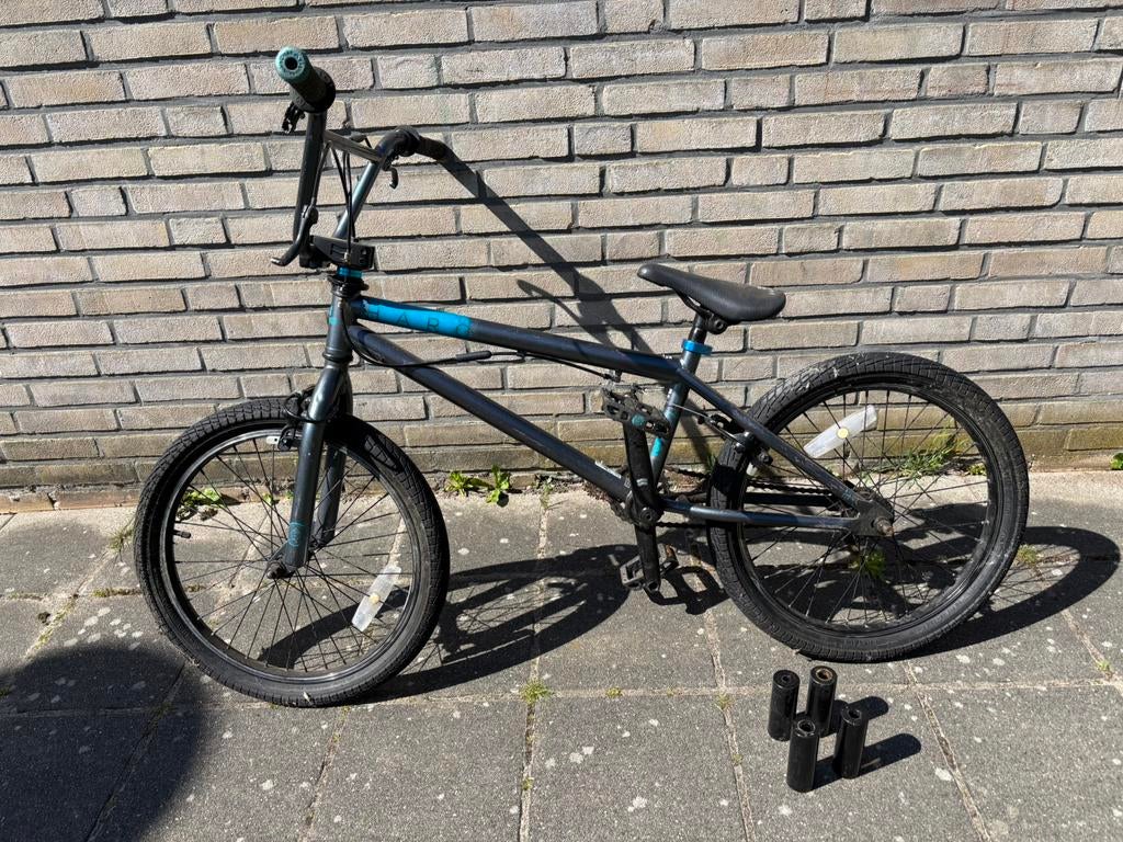 Haro bmx 100.3, Fietsen en Brommers, Ophalen, Gebruikt, Velgrem, Stuur 360° draaibaar