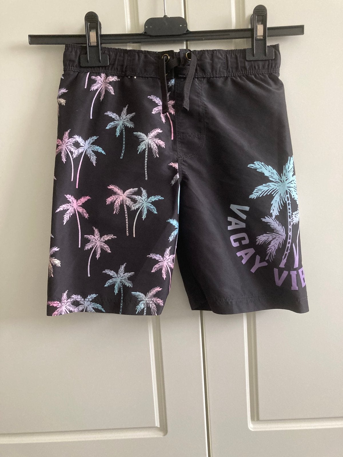 H&M zwembroek jongen maat 110/116 zwart z.g.a.n, Ophalen of Verzenden, Zo goed als nieuw, Jongen, Sport- of Zwemkleding