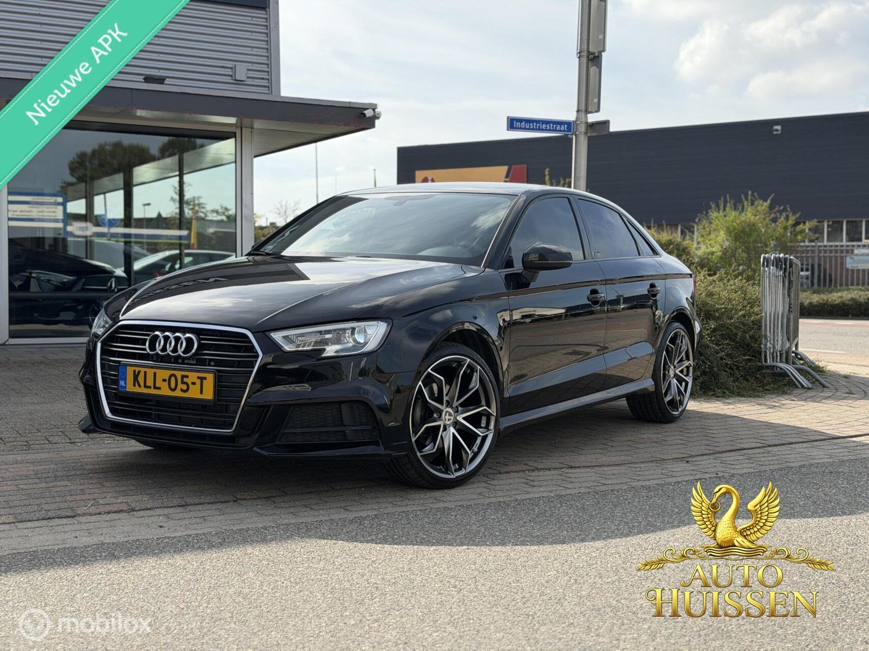 Audi A3 Limousine 30 TFSI Dealer Onderhouden Stoelverwarming, Auto's, Voorwielaandrijving, Dealer onderhouden, Gebruikt, Euro 6