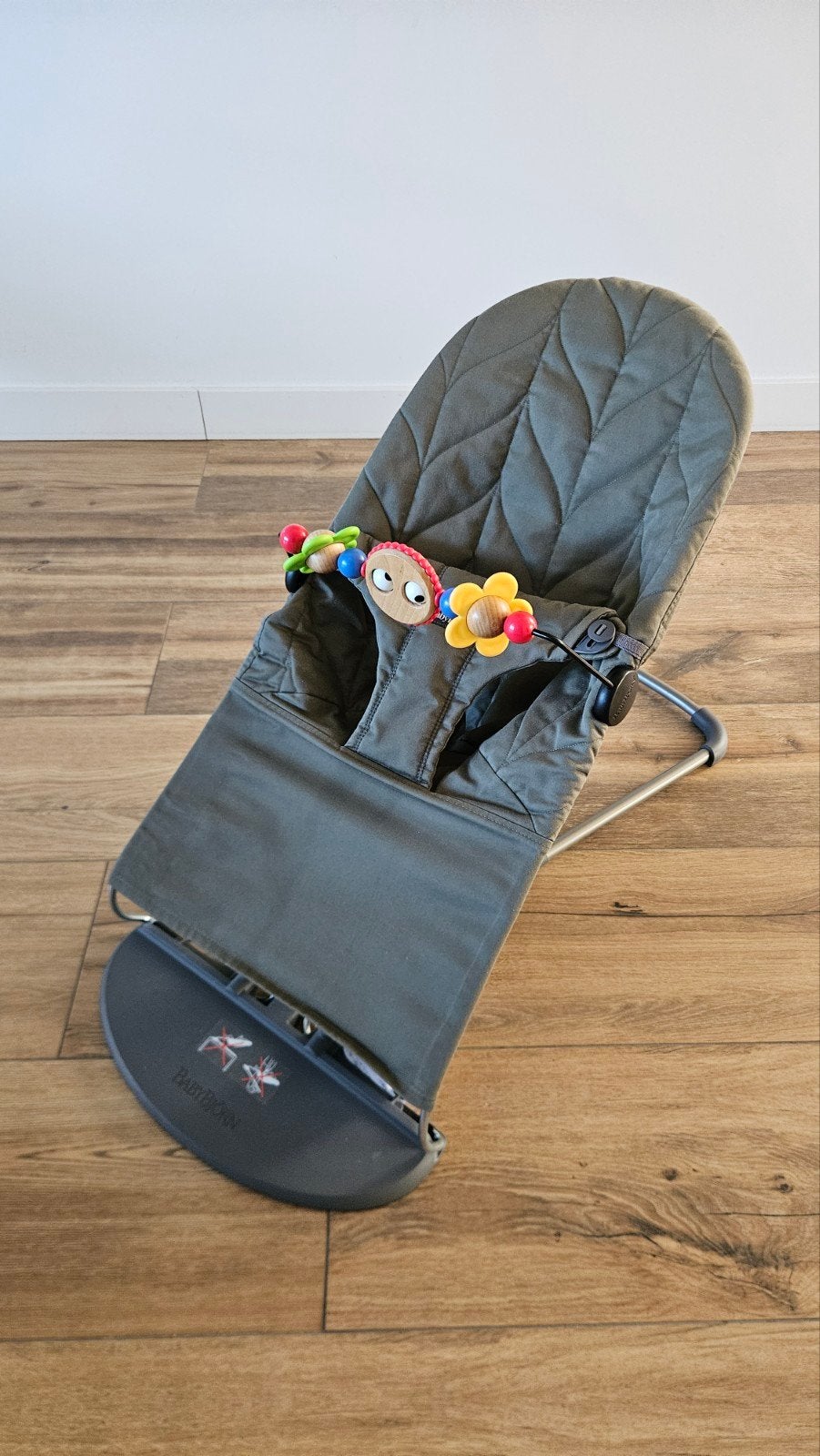BabyBjörn Wipstoel met Speelboog - Zo goed als nieuw, Kinderen en Baby's, Wipstoeltjes, Ophalen of Verzenden, Zo goed als nieuw