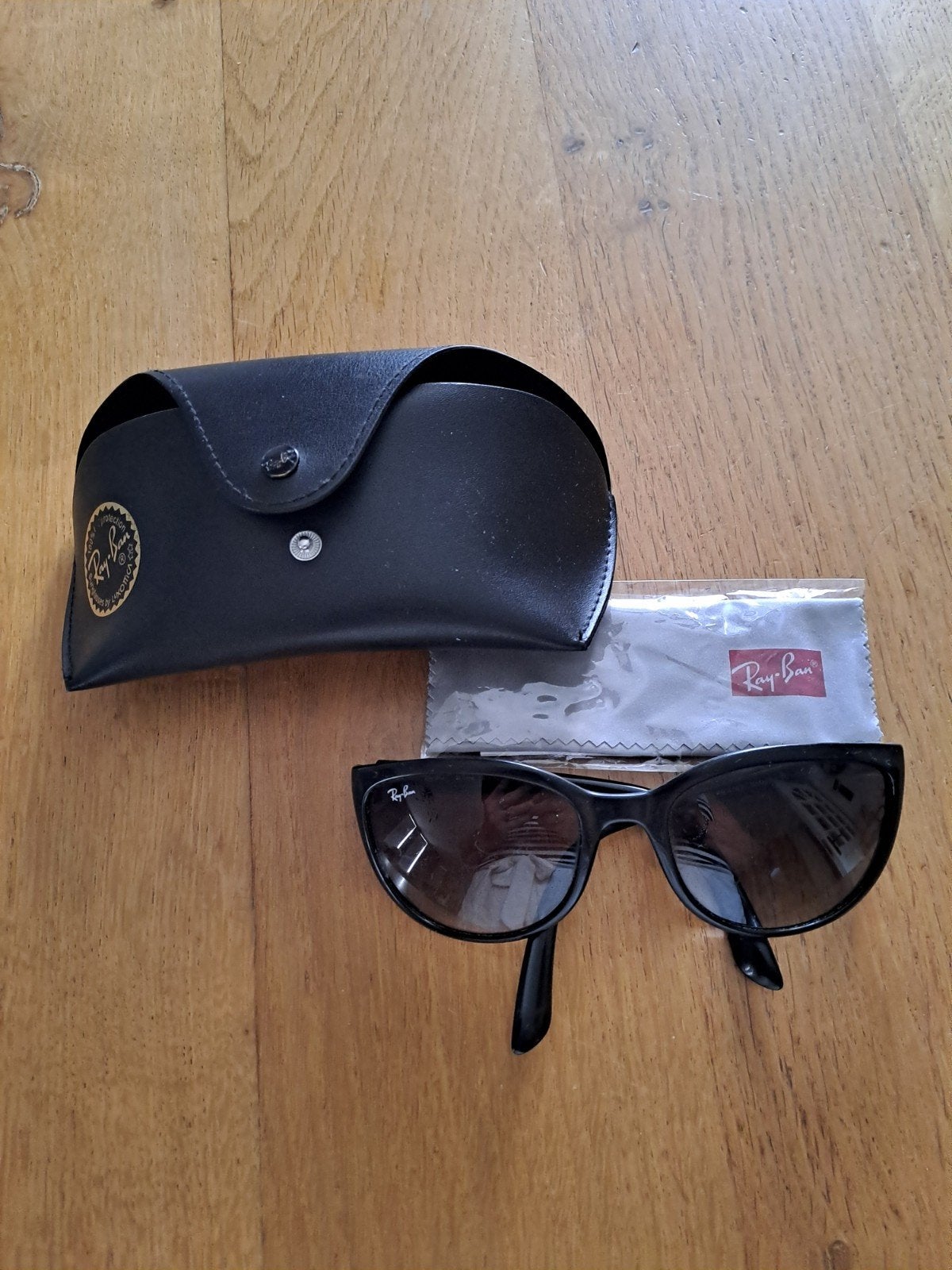 ray-ban zonnebril, Ophalen of Verzenden, Zo goed als nieuw, Ray-Ban