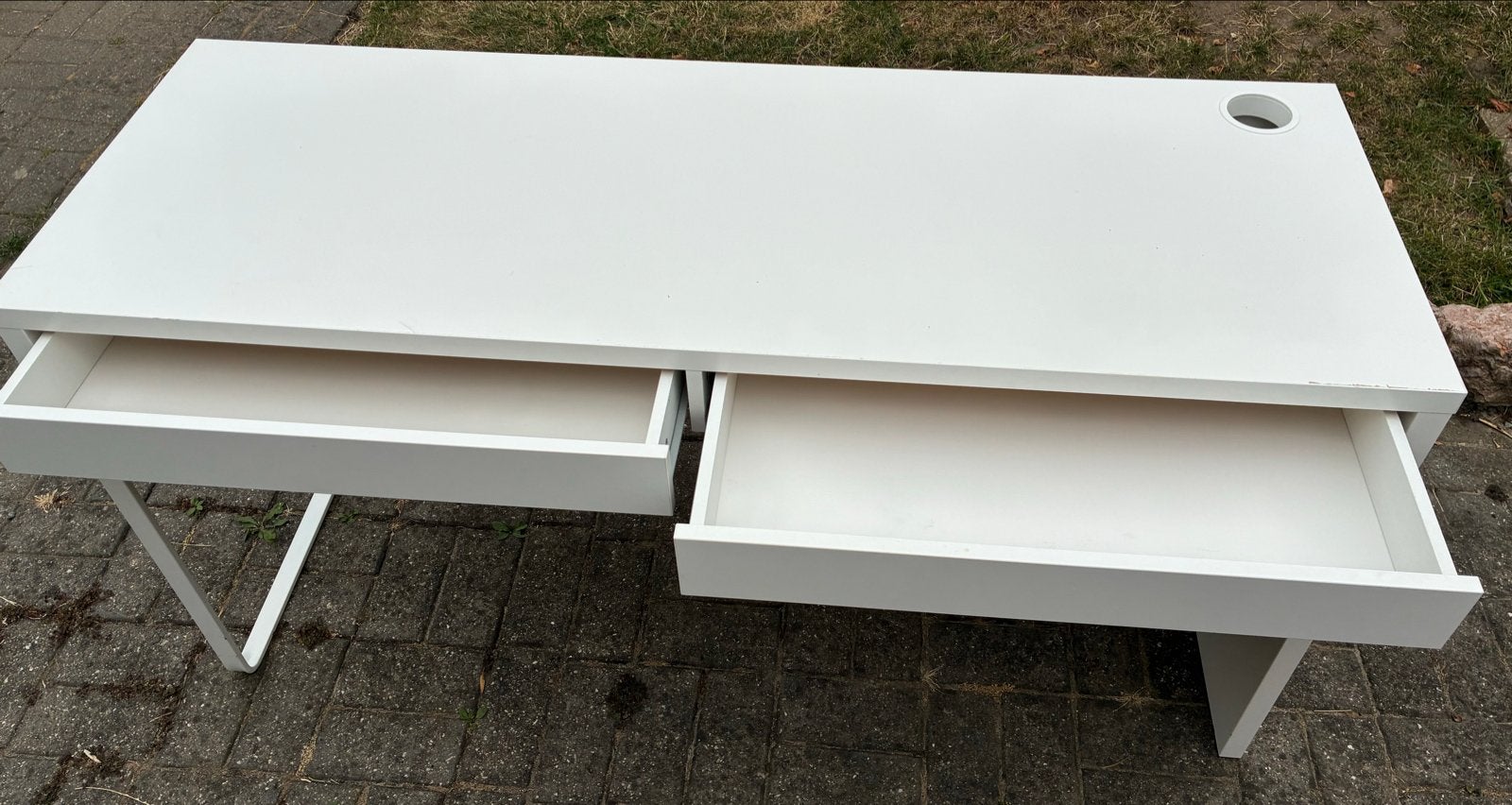 Wit IKEA bureau met lades, 142x50x75 cm, Huis en Inrichting, Bureaus, Ophalen, Gebruikt, Met lades, IKEA