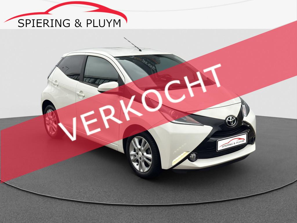 Toyota Aygo 1.0 VVT-i X-Joy | LMV | Climate | NL auto, Voorwielaandrijving, Stof, Euro 6, 4 stoelen