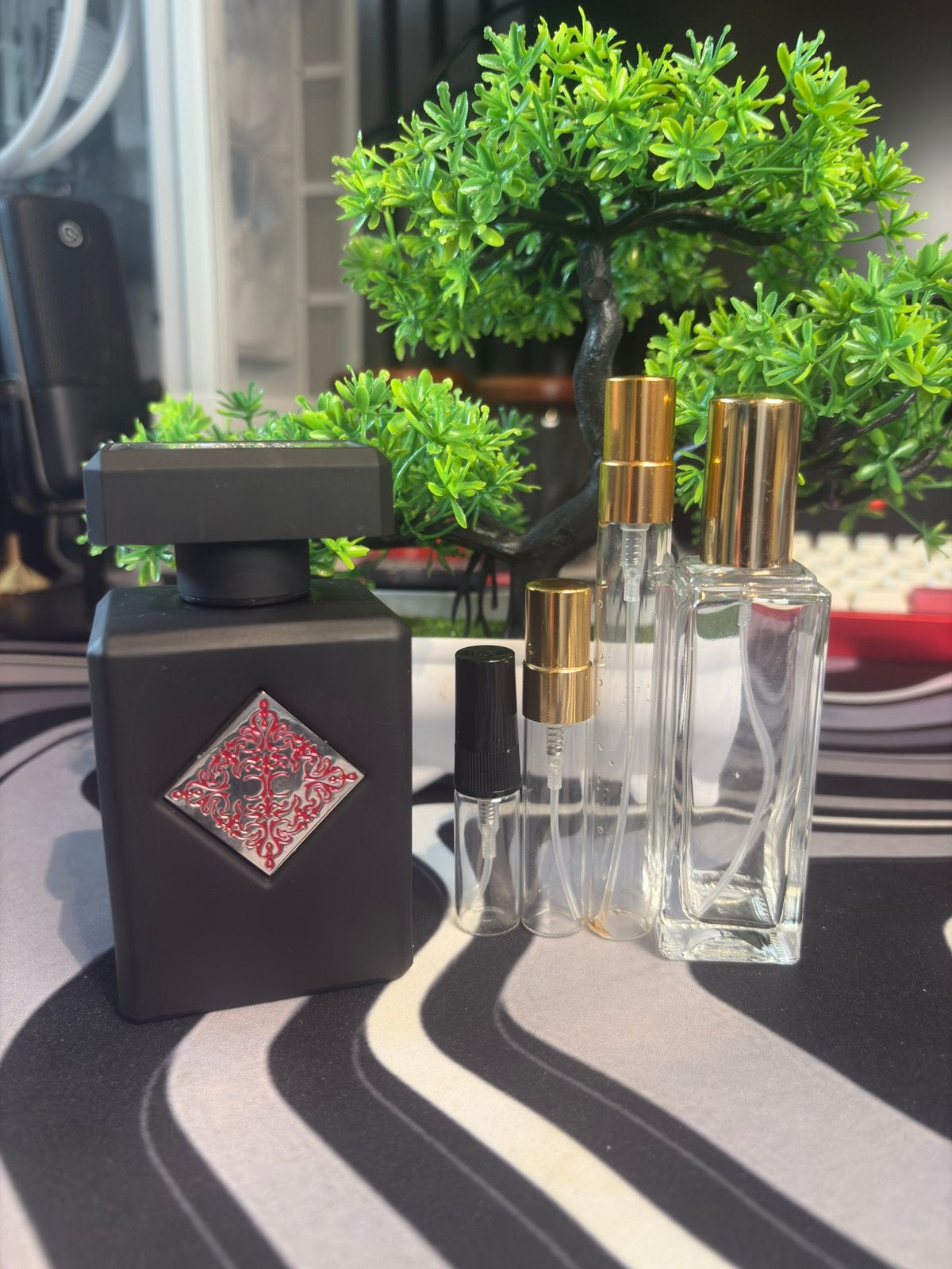 Initio - Absolute Aphrodisiac Sample/Tester/Decant, Sieraden, Tassen en Uiterlijk, Uiterlijk | Parfum, Ophalen, Zo goed als nieuw