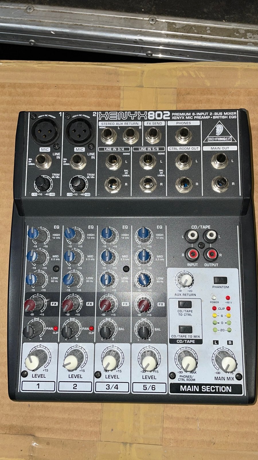Behringer Xenyx 802 Mengpaneel met Voeding, Ophalen of Verzenden, Gebruikt, Minder dan 5 kanalen