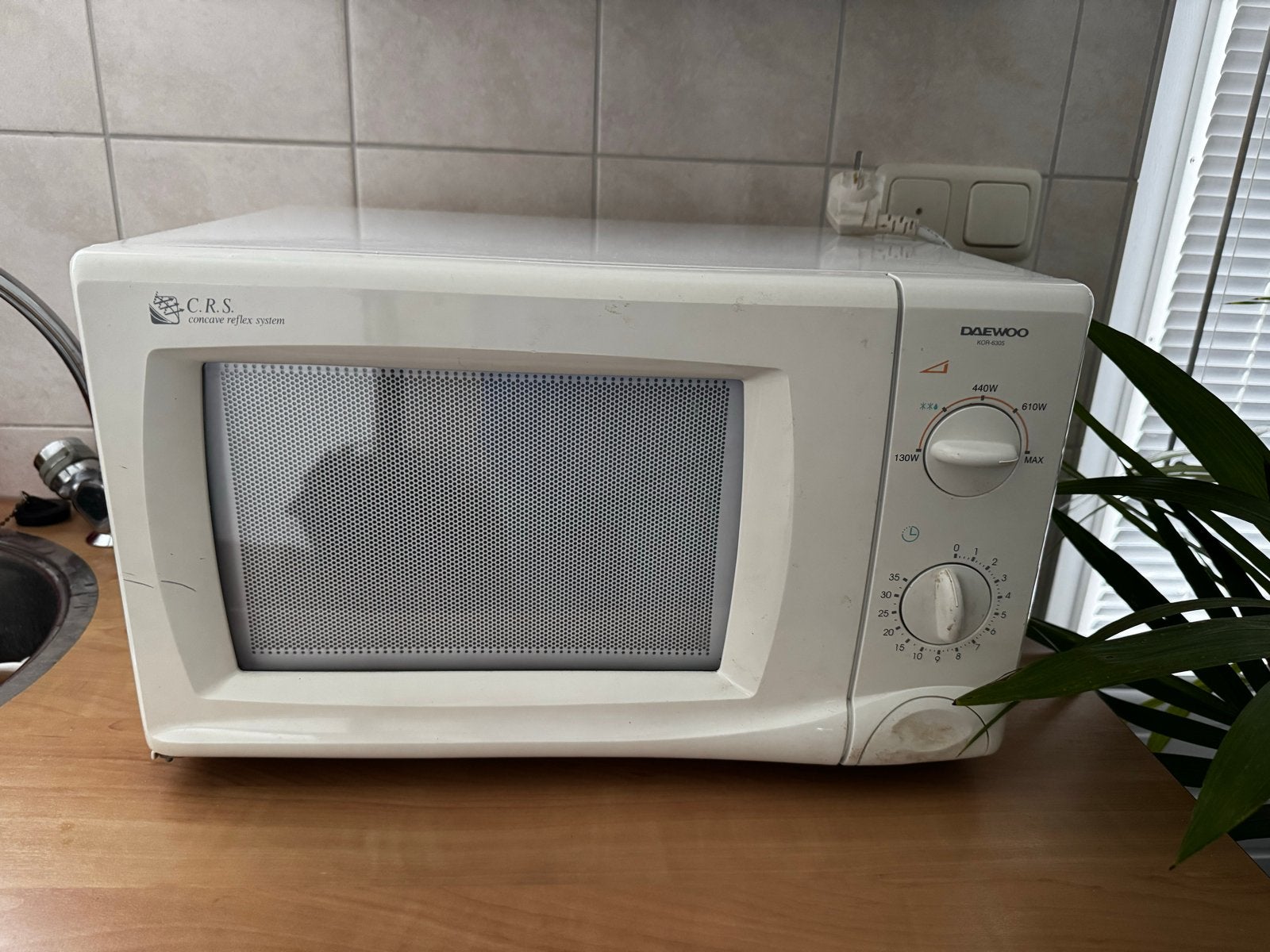Daewoo KOR-6305 Magnetron - Wit, Gebruikt, Witgoed en Apparatuur, Magnetrons, Ophalen, Gebruikt, Magnetron, Draaiplateau