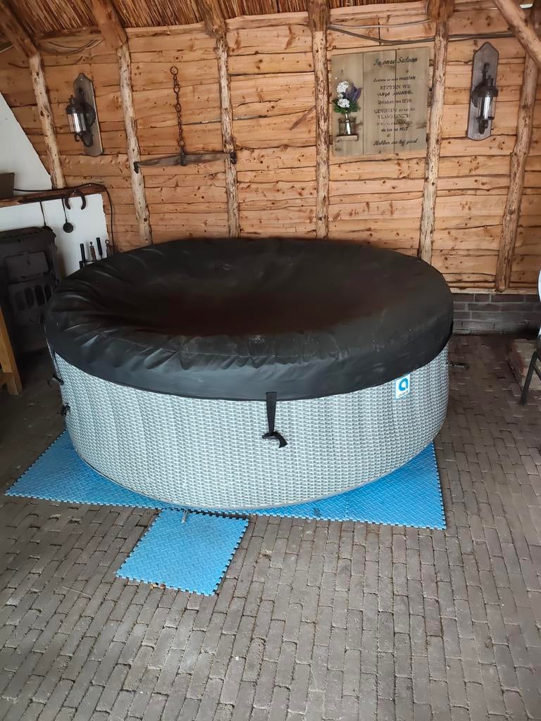 Avenli jacuzzi nog in goede staat, Ophalen, Zo goed als nieuw, Filter, Opblaasbaar
