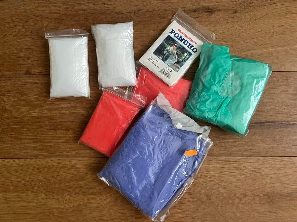 Diverse Poncho's - samen 3 euro - Ideaal voor festivals, Ophalen of Verzenden, Zo goed als nieuw, Regenpak