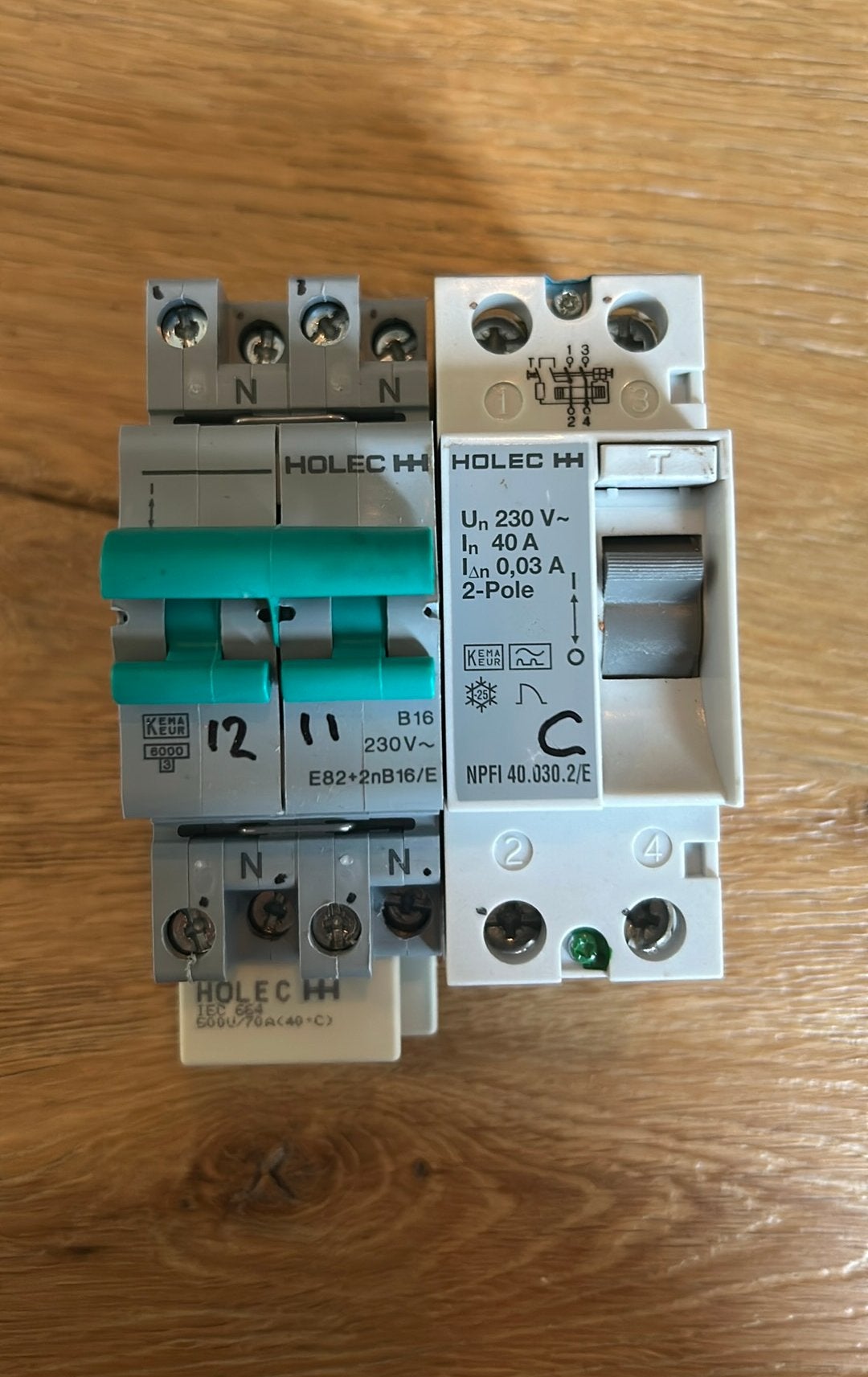 Holec 2p Aardlekschakelaar 40A 30mA en kookgroep, Doe-het-zelf en Verbouw, Ophalen of Verzenden, Gebruikt, Overige merken, Aardlekschakelaar