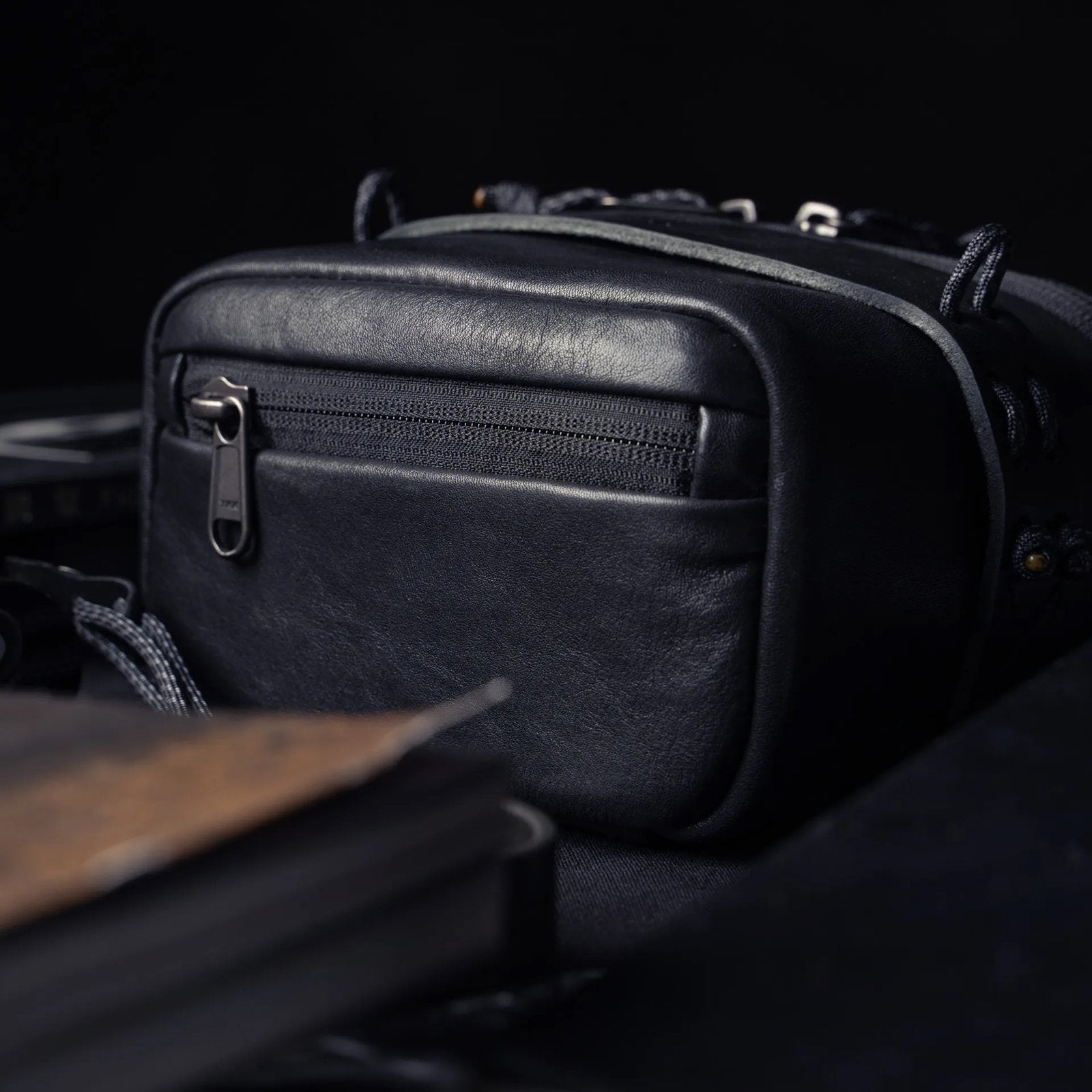 Foto 5 van Wotancraft Camera tas in zwart runderleer (type pouch L)