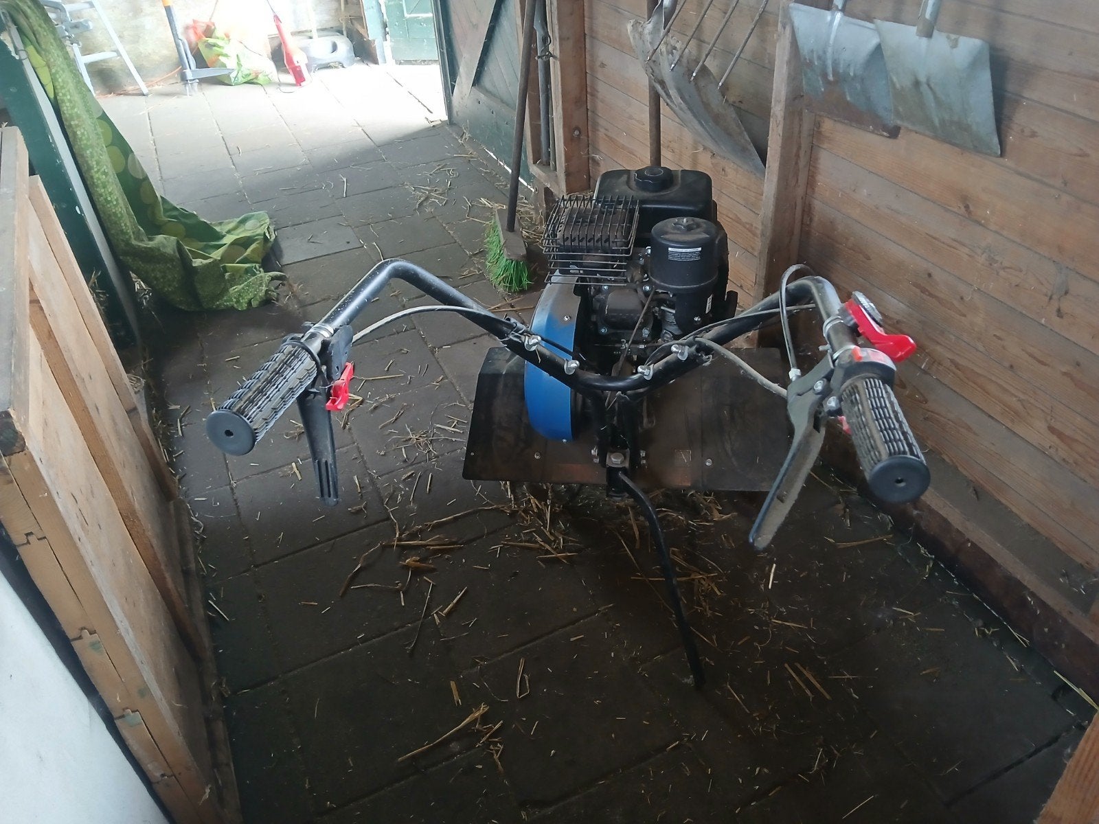 HBM 6.5 PK Grondfrees met 196cc Benzinemotor, Doe-het-zelf en Verbouw, Gereedschap | Freesmachines, Ophalen, Benzine, Gebruikt