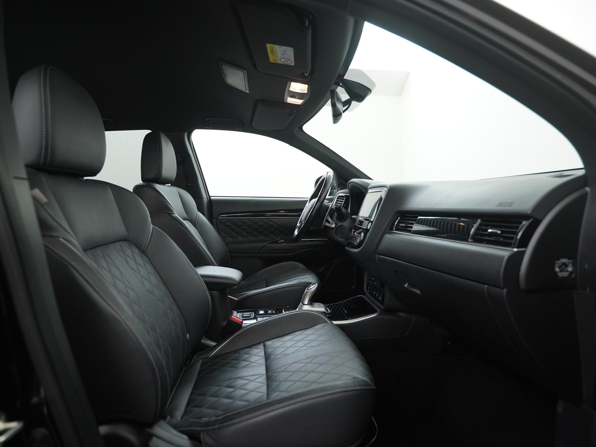 Mitsubishi Outlander 2.4 PHEV Instyle | Trekhaak | Leder | E, Auto's, Automaat, 14 kWh, Euro 6, 4 cilinders