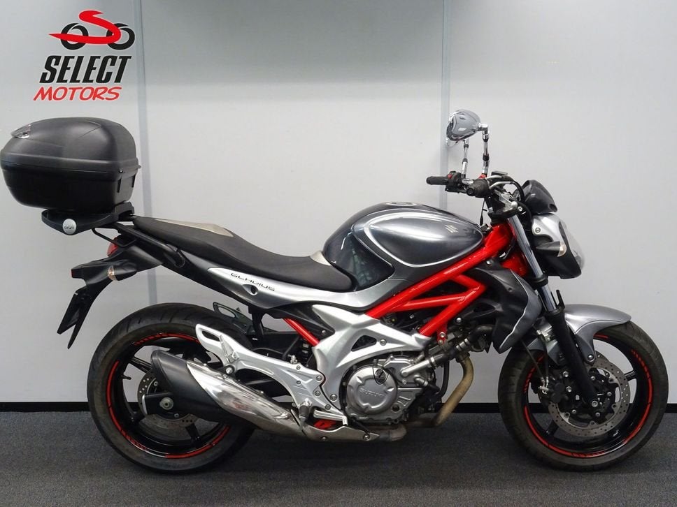 NETTE SUZUKI SFV 650 GLADIUS 35KW (2011), Motorrijbewijs A, Onbekend, Meer dan 35 kW, Onbekend