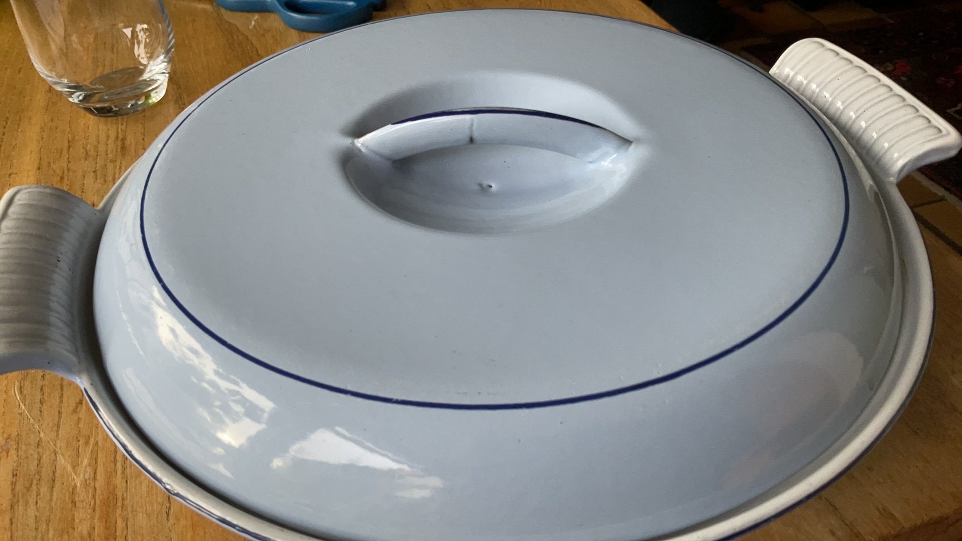 Gietijzeren pan ,3 vakken ,lichtblauw ,om eten te warmen 1p., Gebruikt, Gietijzer, Overige typen, Met deksel