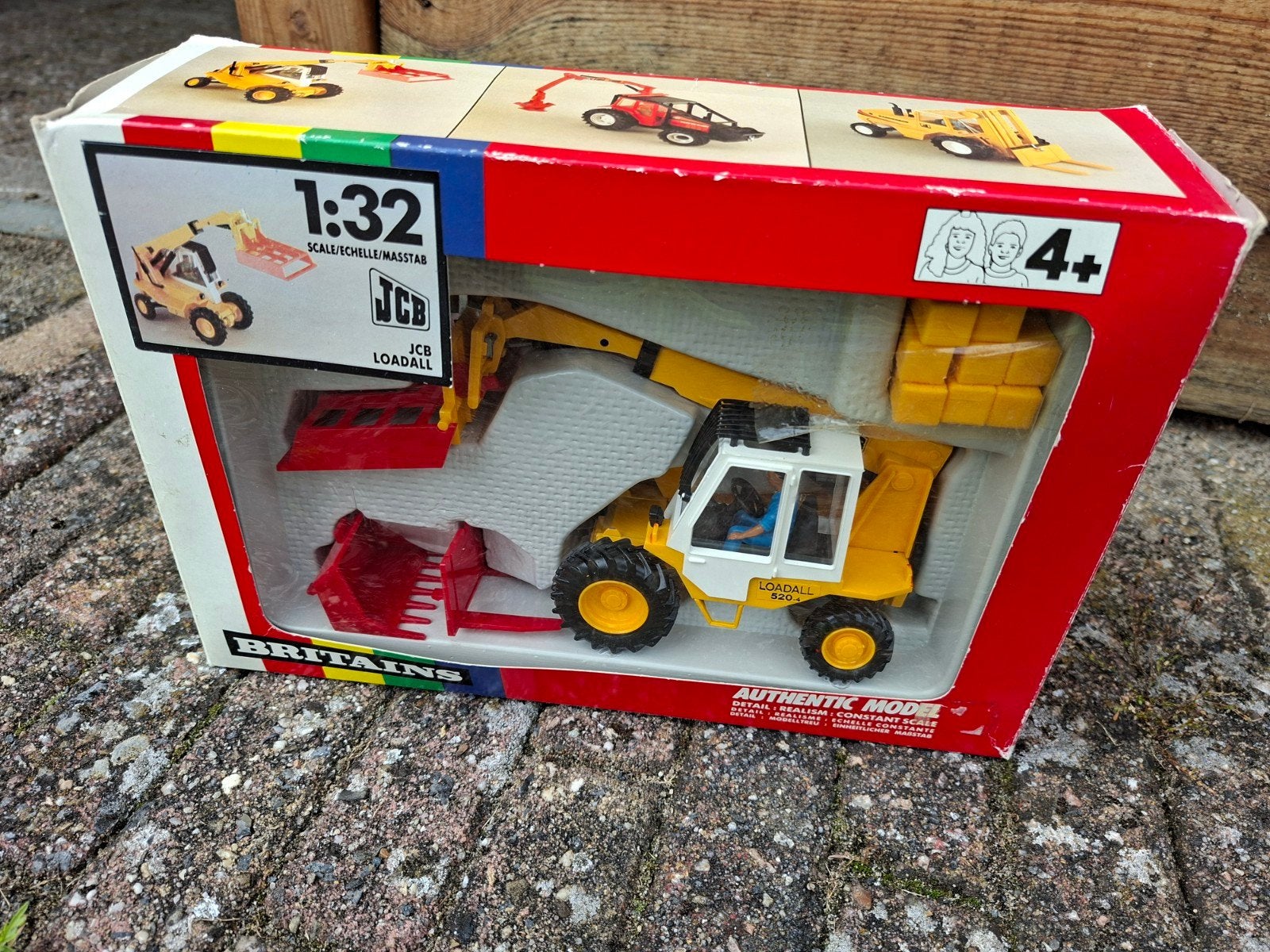 Britains JCB loadall 9519, Ophalen of Verzenden, Zo goed als nieuw, Tractor of Landbouw, Britains