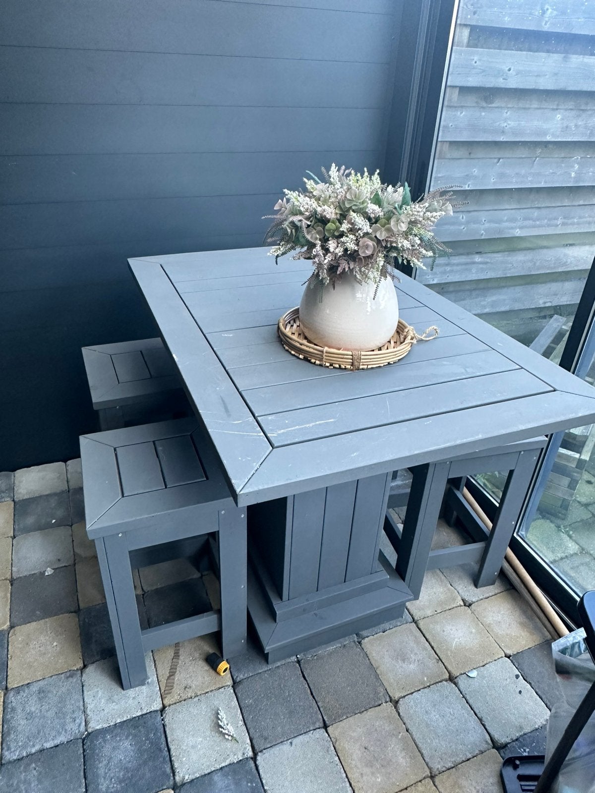 Bartafel met krukken, Ophalen, Zo goed als nieuw, Hout, 2 zitplaatsen