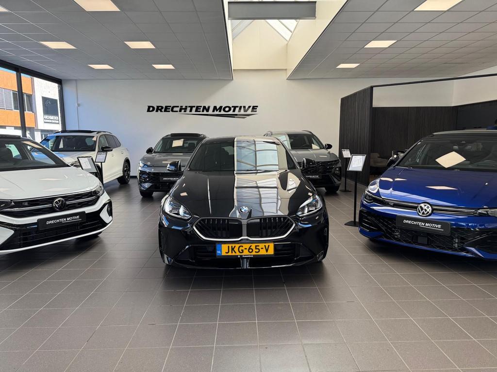 BMW 1-serie 120 M Sport Design Edition, Stof, Gebruikt, Euro 6, Zwart