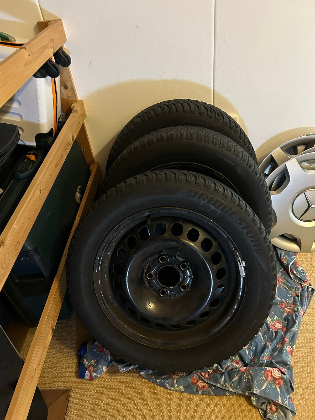 Vier stalen 16 inch velgen met winterbanden, Mercedes C W203, Auto-onderdelen, Banden en Velgen, Ophalen, Gebruikt, 16 inch, Banden en Velgen