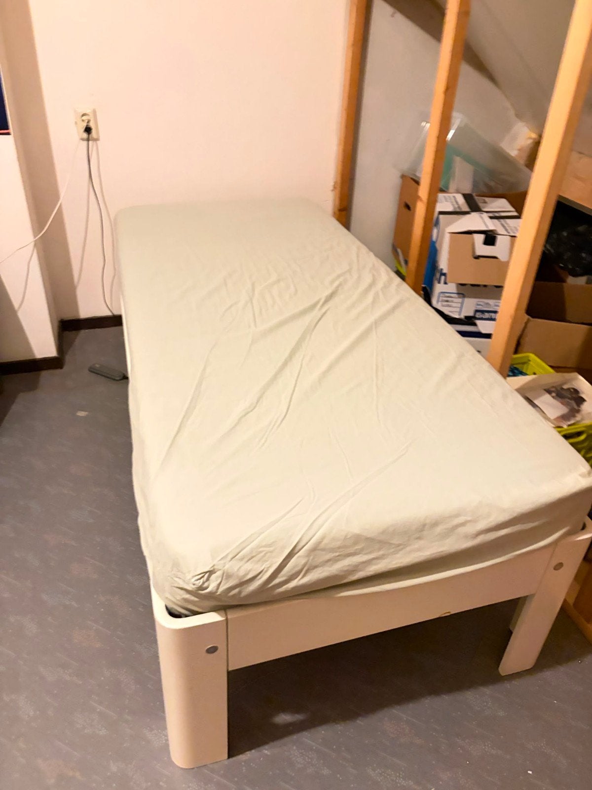 Auping senioren bed,  Auronde, elektrisch met afstandbedie, Huis en Inrichting, Slaapkamer | Bedden, Ophalen, Verstelbaar, 90 cm